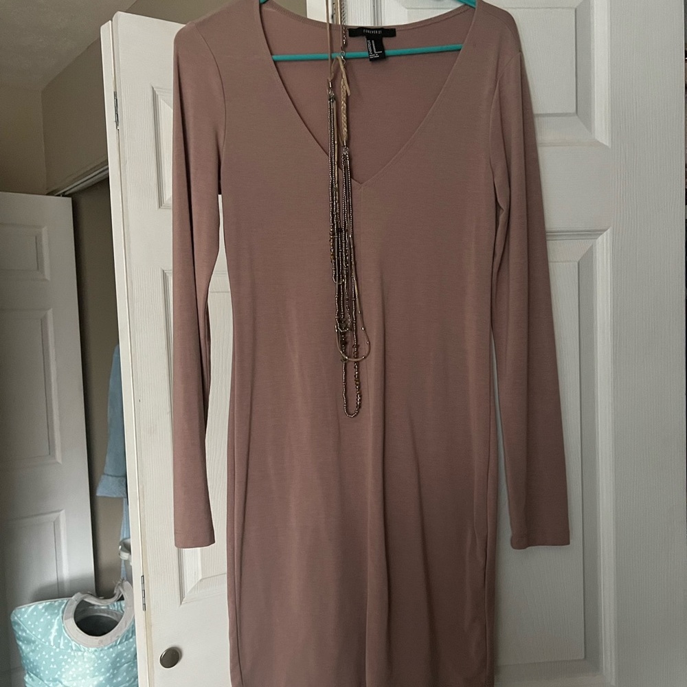 FOREVR 21 tan long sleeve dress
